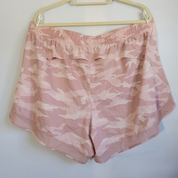 Athleta 2x camo shorts - Picture 3 of 10